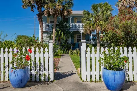 Exterior - 232 Riberia St, Saint Augustine, FL 32084 photo 5 of 23