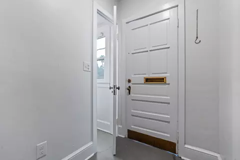 Entry Way - 25 May St, Saint Augustine, FL 32084 photo 4 of 5