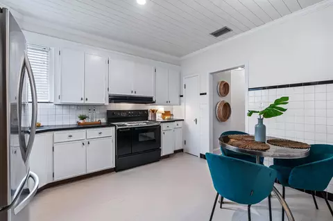 Kitchen - 25 May St, Saint Augustine, FL 32084 photo 3 of 3
