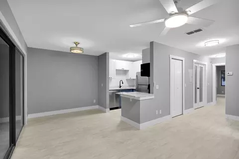 Living - 30 Catalonia Ct, Saint Augustine, FL 32086 photo 2 of 4