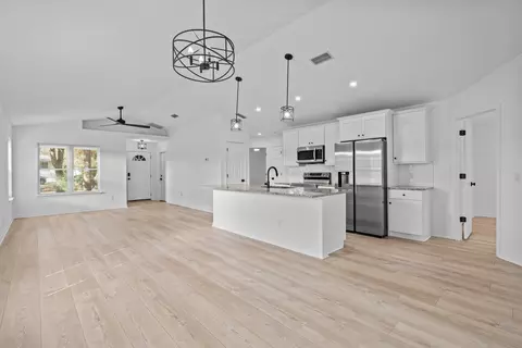 Living - 236 Nesmith Ave, Saint Augustine, FL 32084 photo 3 of 4