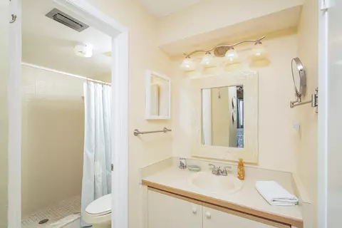 Bath - 4250 S A1a K-16 #K16, Saint Augustine Beach, FL 32080 photo 1 of 4