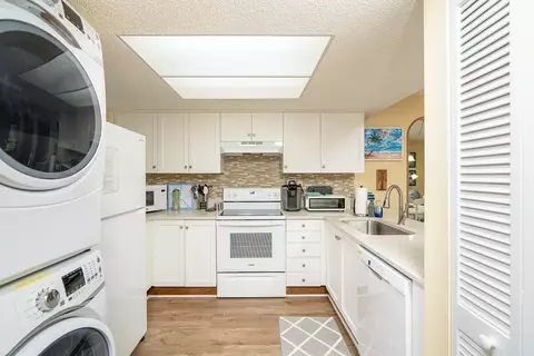 Kitchen - 4250 S A1a K-16 #K16, Saint Augustine Beach, FL 32080 photo 2 of 3