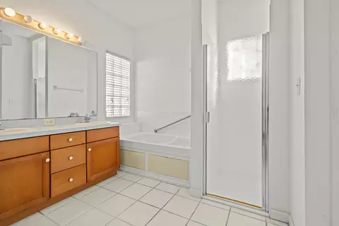 Bath - 508 Sugar Pine Ct, Saint Augustine, FL 32080 photo 2 of 3