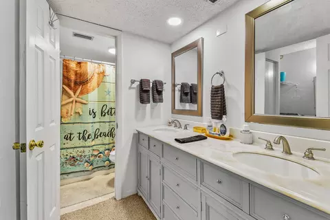 Bath - 2 Dondanville Rd #212, Saint Augustine, FL 32080 photo 1 of 2