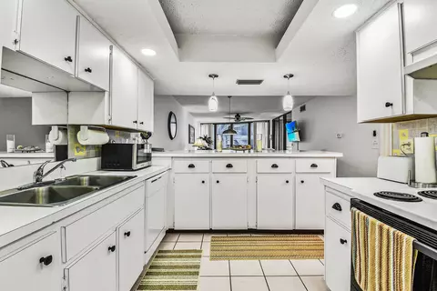 Kitchen - 2 Dondanville Rd #212, Saint Augustine, FL 32080 photo 3 of 3