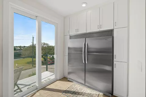 Kitchen - 13 Comares Ave, Saint Augustine, FL 32080 photo 5 of 7