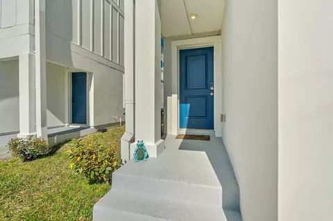 Exterior - 13 Comares Ave, Saint Augustine, FL 32080 photo 2 of 12