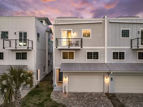 Exterior - 13 Comares Ave, Saint Augustine, FL 32080 photo 1 of 12