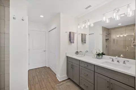 Bath - 13 Comares Ave, Saint Augustine, FL 32080 photo 2 of 5