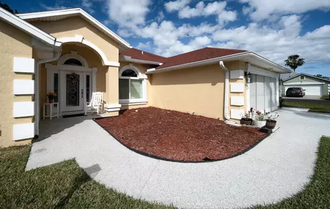 Exterior - 701 Captains Dr, Saint Augustine, FL 32080 photo 2 of 7