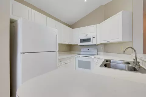 Kitchen - 24200 Harbour Vista Cir, Saint Augustine, FL 32080 photo 2 of 3