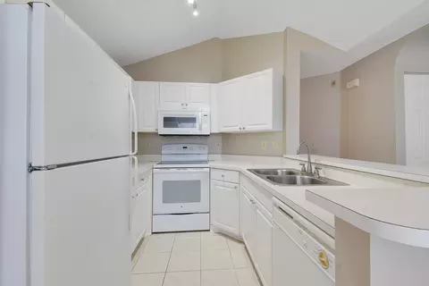 Kitchen - 24200 Harbour Vista Cir, Saint Augustine, FL 32080 photo 1 of 3
