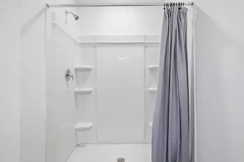 Bath - 190 Ardila Cir, Saint Augustine, FL 32084 photo 2 of 3