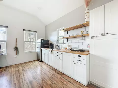 Kitchen - 18 Solano Ave, Saint Augustine, FL 32080 photo 9 of 10