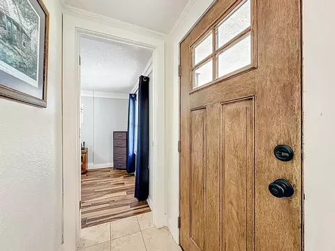 Entry Way - 18 Solano Ave, Saint Augustine, FL 32080 photo 2 of 3