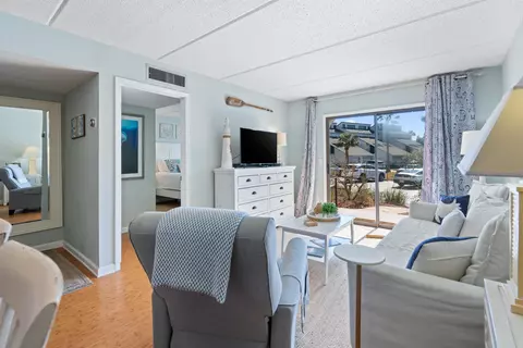 Living - 880 A1a Beach Blvd UNIT ST, Saint Augustine, FL 32080 photo 2 of 4