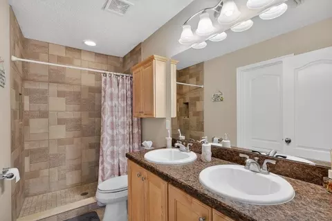 Bath - 112 Gargonza Ct, Saint Augustine, FL 32084 photo 2 of 3