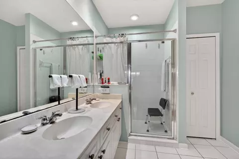Bath - 305 Via Castilla #104, Saint Augustine, FL 32095 photo 1 of 3