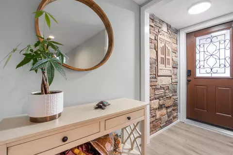 Entry Way - 334 Seabreeze Ave, Saint Augustine, FL 32080 photo 2 of 5