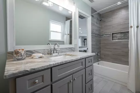 Bath - 334 Seabreeze Ave, Saint Augustine, FL 32080 photo 6 of 10