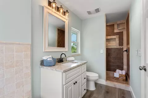 Bath - 334 Seabreeze Ave, Saint Augustine, FL 32080 photo 9 of 10