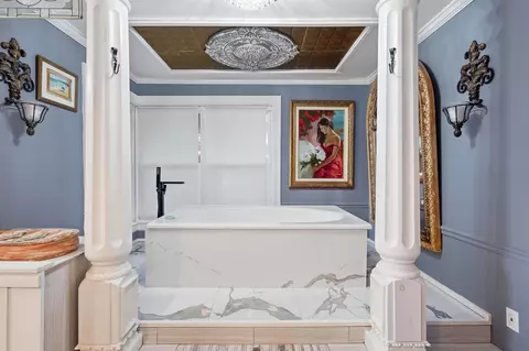 Bath - 71 Water St, Saint Augustine, FL 32084 photo 4 of 6