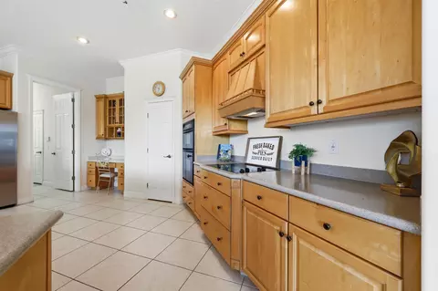 Kitchen - 249 Fiddlers Point Dr, Saint Augustine, FL 32080 photo 2 of 7