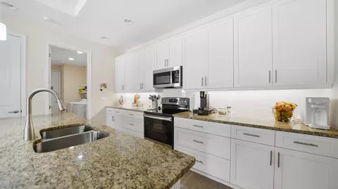 Kitchen - 74 Wrendale Loop, Ormond Beach, FL 32174 photo 5 of 5