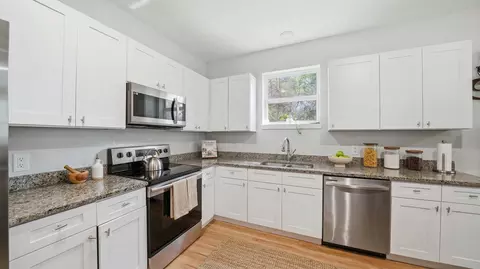 Kitchen - 820 N Saint Johns St, Saint Augustine, FL 32084 photo 1 of 2