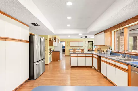 Kitchen - 3649 Lone Wolf Trl, Saint Augustine, FL 32086 photo 4 of 5