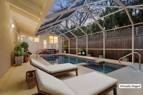 Exterior - 47 Osceola St, Saint Augustine, FL 32084 photo 9 of 14