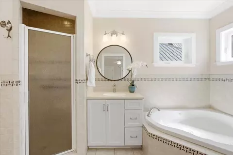 Bath - 47 Osceola St, Saint Augustine, FL 32084 photo 1 of 4