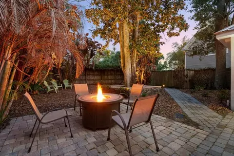 Exterior - 47 Osceola St, Saint Augustine, FL 32084 photo 7 of 14
