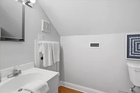 Bath - 47 Osceola St, Saint Augustine, FL 32084 photo 3 of 4