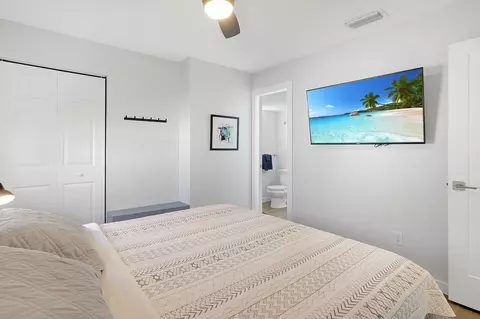 Bedroom - 9 Tarpon Dr, Saint Augustine, FL 32080 photo 2 of 5