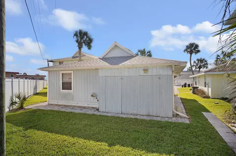 Exterior - 9 Tarpon Dr, Saint Augustine, FL 32080 photo 6 of 8