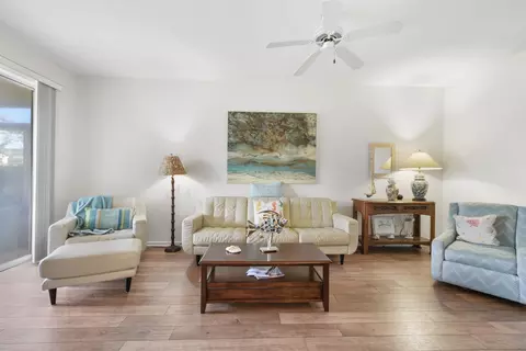 Living - 1012 Royal Troon Ln, Saint Augustine, FL 32086 photo 2 of 4