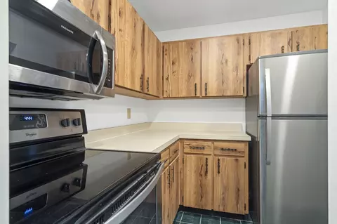 Kitchen - 16 Alcira Ct, Saint Augustine, FL 32086 photo 2 of 3