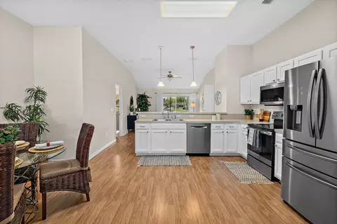 Kitchen - 913 Oak Arbor Cir, Saint Augustine, FL 32084 photo 4 of 5