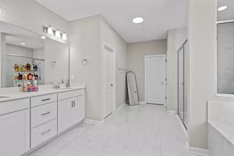 Bath - 207 Archstone Way, Saint Augustine, FL 32092 photo 2 of 6