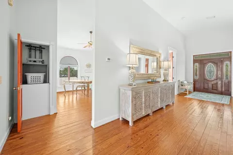 Entry Way - 231 Barrataria Dr, Saint Augustine, FL 32080 photo 2 of 4