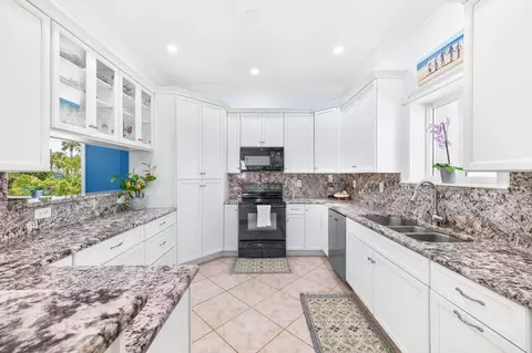 Kitchen - 231 Barrataria Dr, Saint Augustine, FL 32080 photo 2 of 6