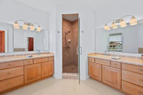 Bath - 231 Barrataria Dr, Saint Augustine, FL 32080 photo 2 of 7