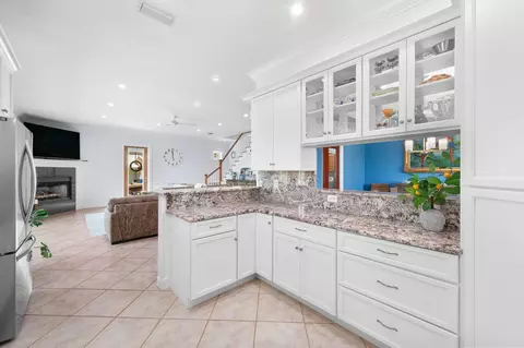 Kitchen - 231 Barrataria Dr, Saint Augustine, FL 32080 photo 4 of 6
