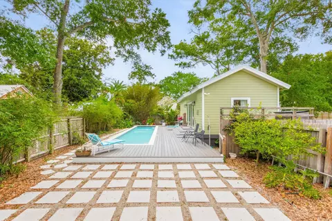 Exterior - 48 Osceola St, Saint Augustine, FL 32084 photo 12 of 17