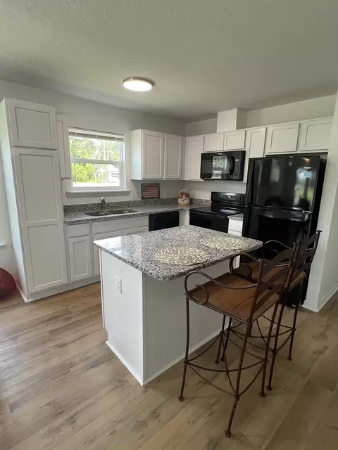 Kitchen - 890 Helen St, Saint Augustine, FL 32084 photo 9 of 11