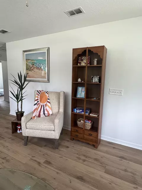 Living - 890 Helen St, Saint Augustine, FL 32084 photo 10 of 12
