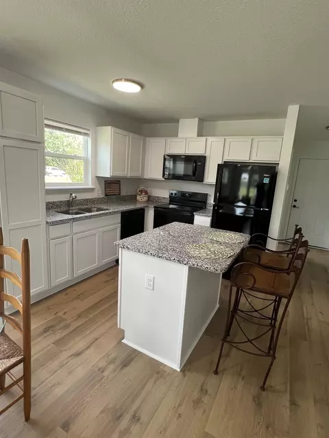Kitchen - 890 Helen St, Saint Augustine, FL 32084 photo 7 of 11