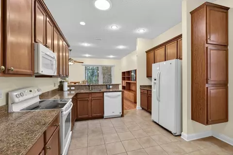 Kitchen - 1446 Castle Pines Cir, Saint Augustine, FL 32092 photo 1 of 2